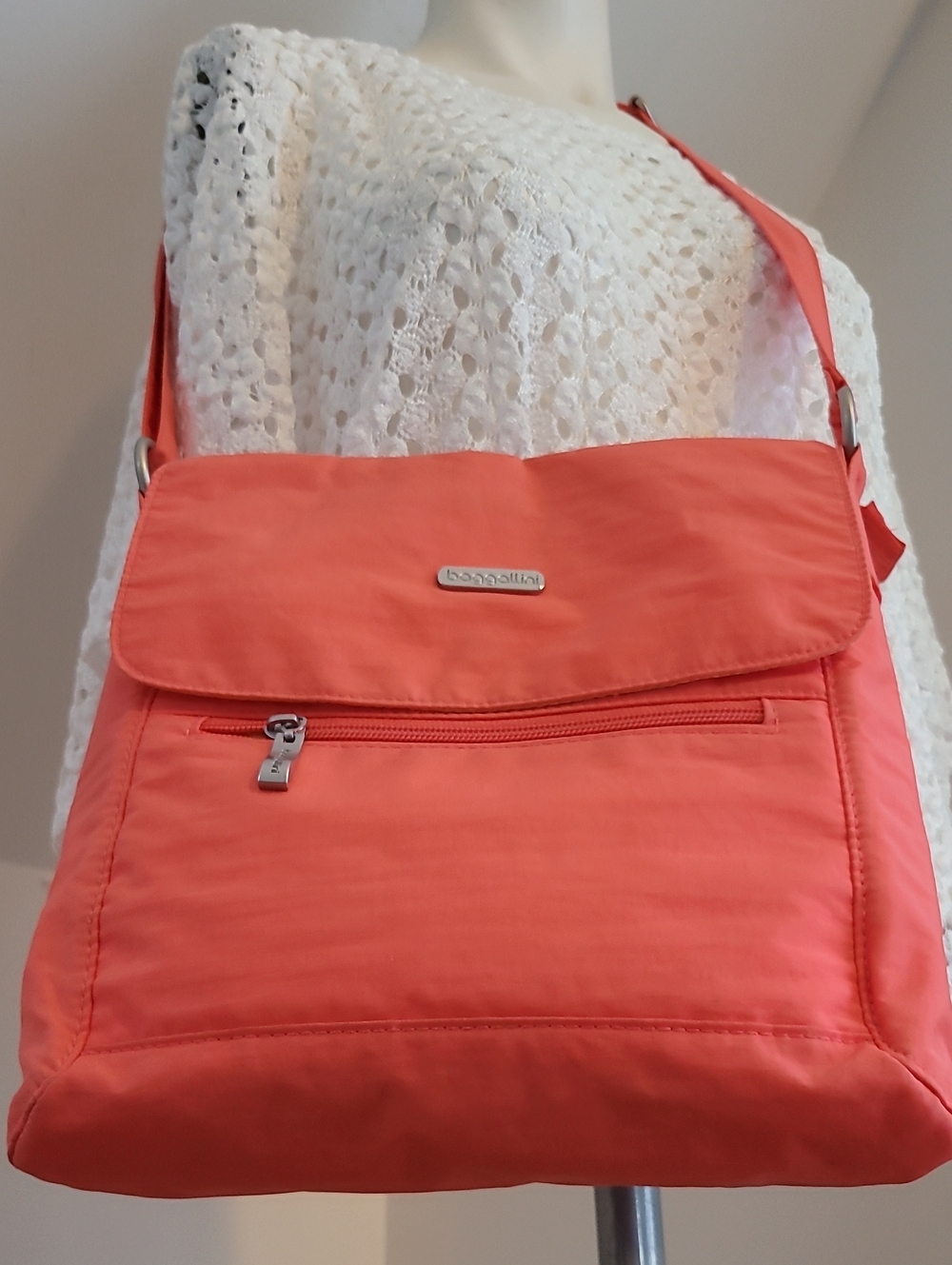 Baggallini Crossbody Bag in Melon/Sunset medium-sized, water-resistant - Picture 5 of 16